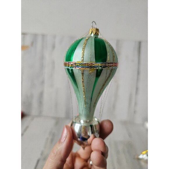 Vintage green Mercury glass Columbia hot air balloon tinsel ornament Xmas tree - Picture 2 of 11